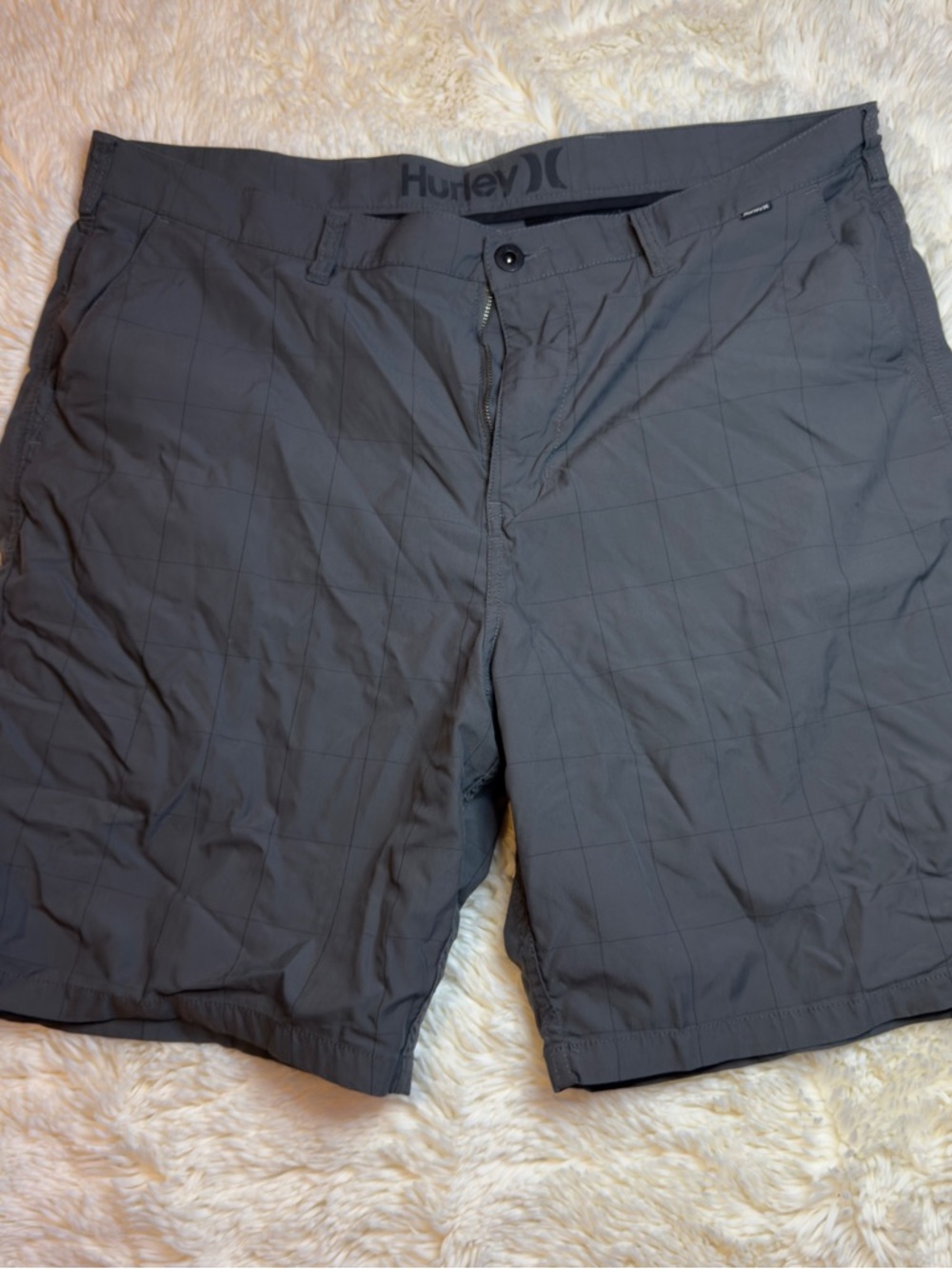 Hurley Men's 40” waist plaid Charcoal Gray dri fit chino Shorts 9-1/2” inseam